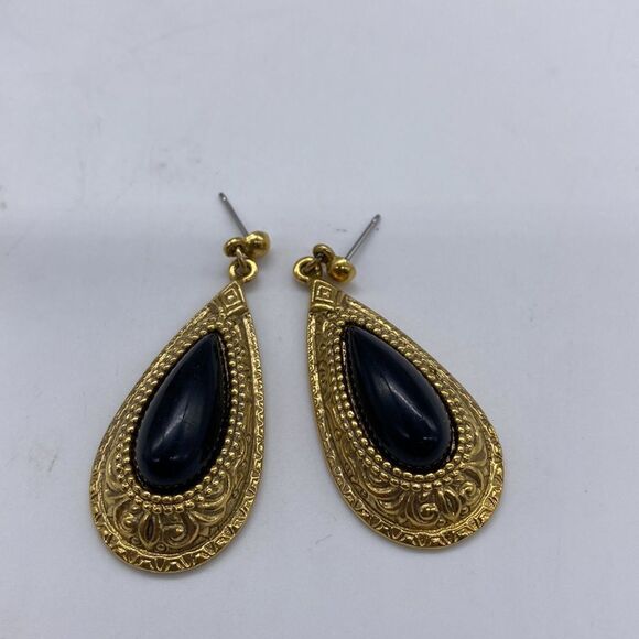 ⚜️✨ Vintage 4 pairs Earrings Clip on, Posts Bundles ✨⚜️ - Picture 8 of 9